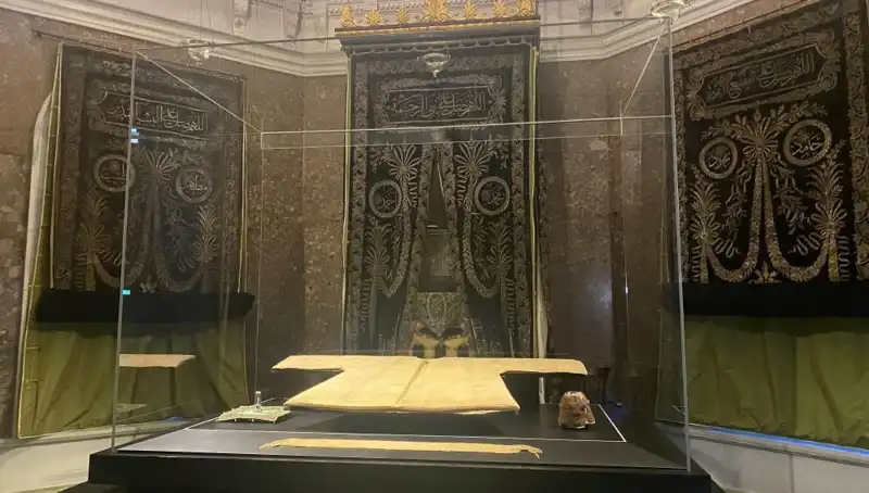 Hırka-i Şerif Ziyarete Açılıyor: Tarihi Eşya Yeniden Gün Yüzüne Çıkıyor