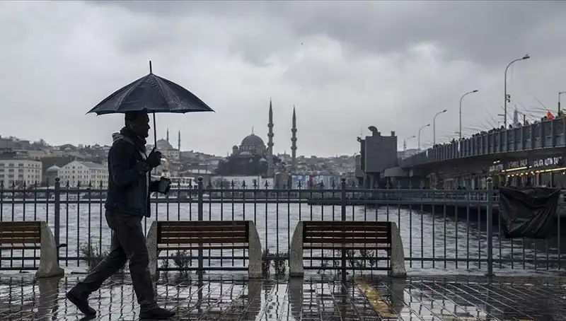 İstanbul'da Bahar Havası Sona Erdi: Yağmur ve Kar Geri Dönüyor!
