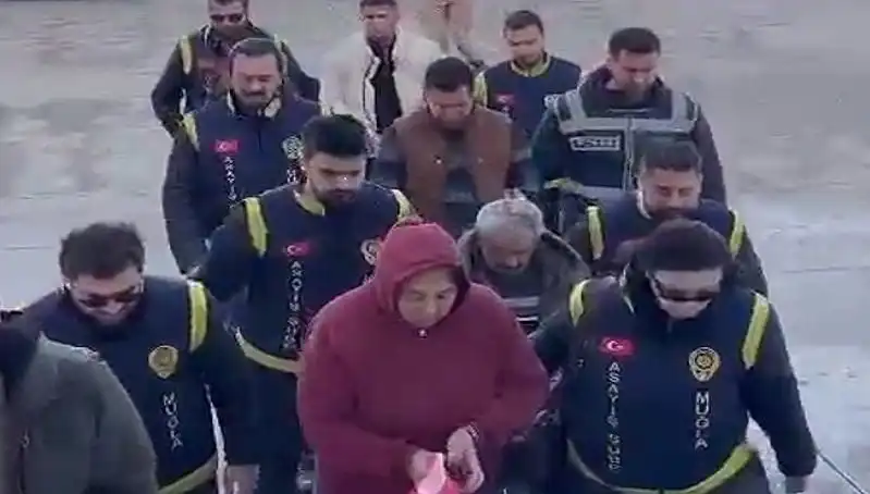 7 Yıl Sonra Ortaya Çıkan Korkunç Gerçek: Ölü Bebek ve Çikolata Poşetinin Hikayesi