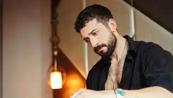 Ünlü Oyuncu Emre Bulut’a Şok Suçlama: Sahte Komiserlik ve Araç Kaçırma İddiası