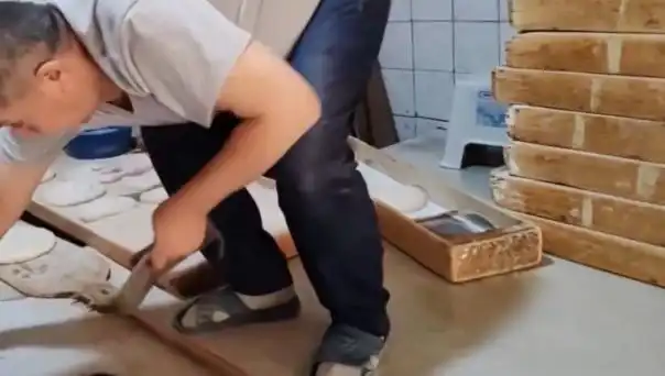 Pide Fırınına Terlikle Basmak 105 Bin TL Cezaya Mal Oldu!