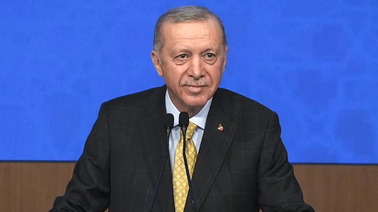 Cumhurbaşkanı Erdoğan: Deprem bölgesindeki konutlar yıl sonunda teslim edilecek