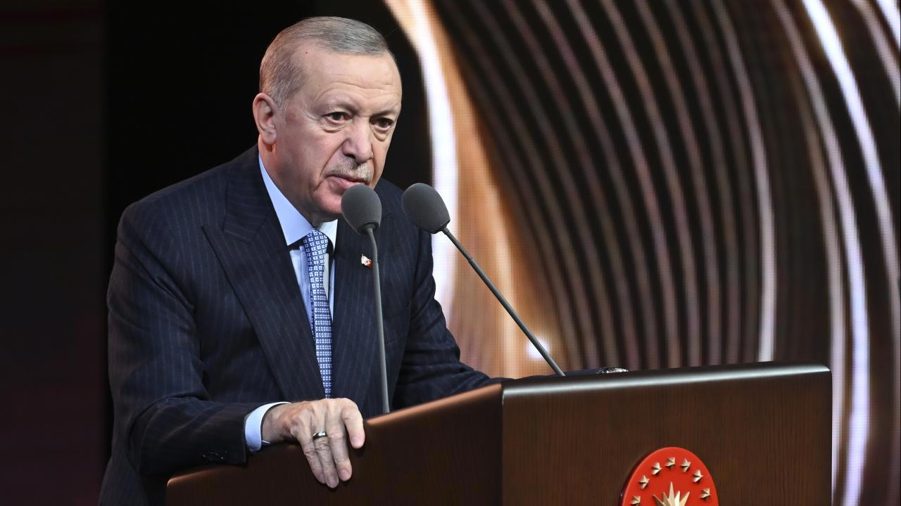 Cumhurbaşkanı Erdoğan: Sanatçılar, kültürümüz için önemli bir rol oynuyor