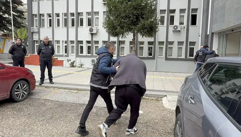 İstanbul'da 10 Bin Sentetik Ecza Hapı Ele Geçirildi, 20 Gözaltı