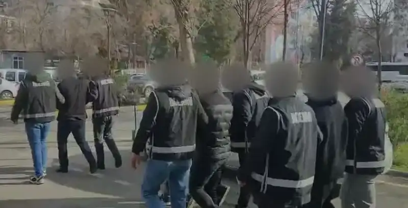 Batman'da Dolandırıcı Çetesi, 1 Milyon 500 Bin TL'lik Vurgun Yaptı!