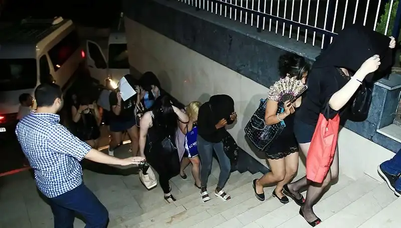 Düzce'de Fuhuş Operasyonu: 5 Zanlı Yakalandı, Şok Detaylar Ortaya Çıktı!
