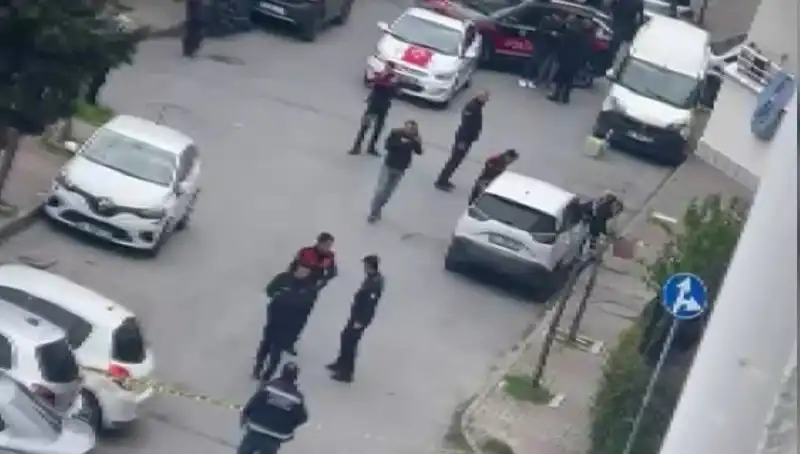 Yolda Yürüyen Adamı Kurşun Yağmuruna Tutulan Olay Şoke Etti!