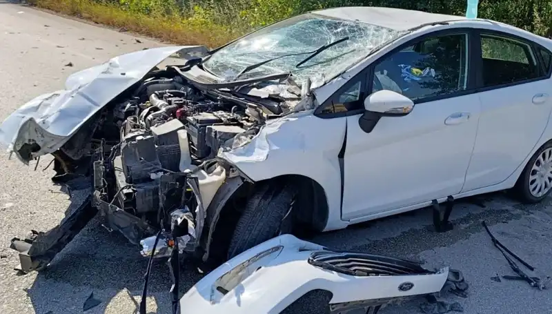 Çanakkale'de Feci Trafik Kazası: İki Yaralı Hastaneye Sevk Edildi