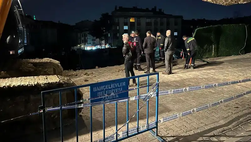 İstanbul'da İnşaat Çalışması Sırasında Ani Yol Çökmesi: İhmal mi, Kaza mı?