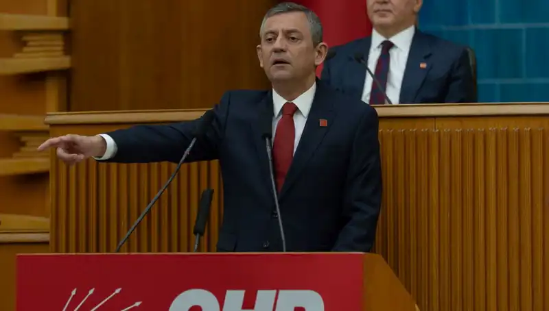 İmralı'dan Gelen "Silah Bırakın" Çağrısı ve Özgür Özel'in Yanıtı