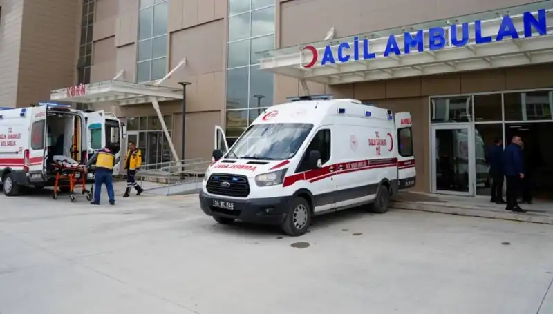 Erzincan'da Meydana Gelen Feci Kazada Bir Kişi Hayatını Kaybetti, Üç Yaralı
