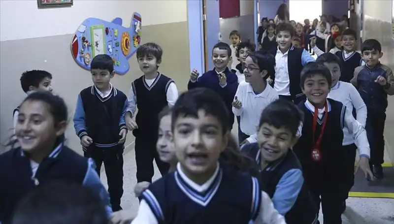2025 Okul Yılı Ne Zaman Başlayacak? Tatil Takvimini Keşfedin!