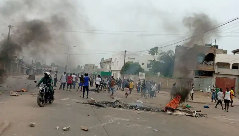 Togo'da Protestolar Alevlenirken Nehirde 7 Ceset Bulundu: Halk Endişeli