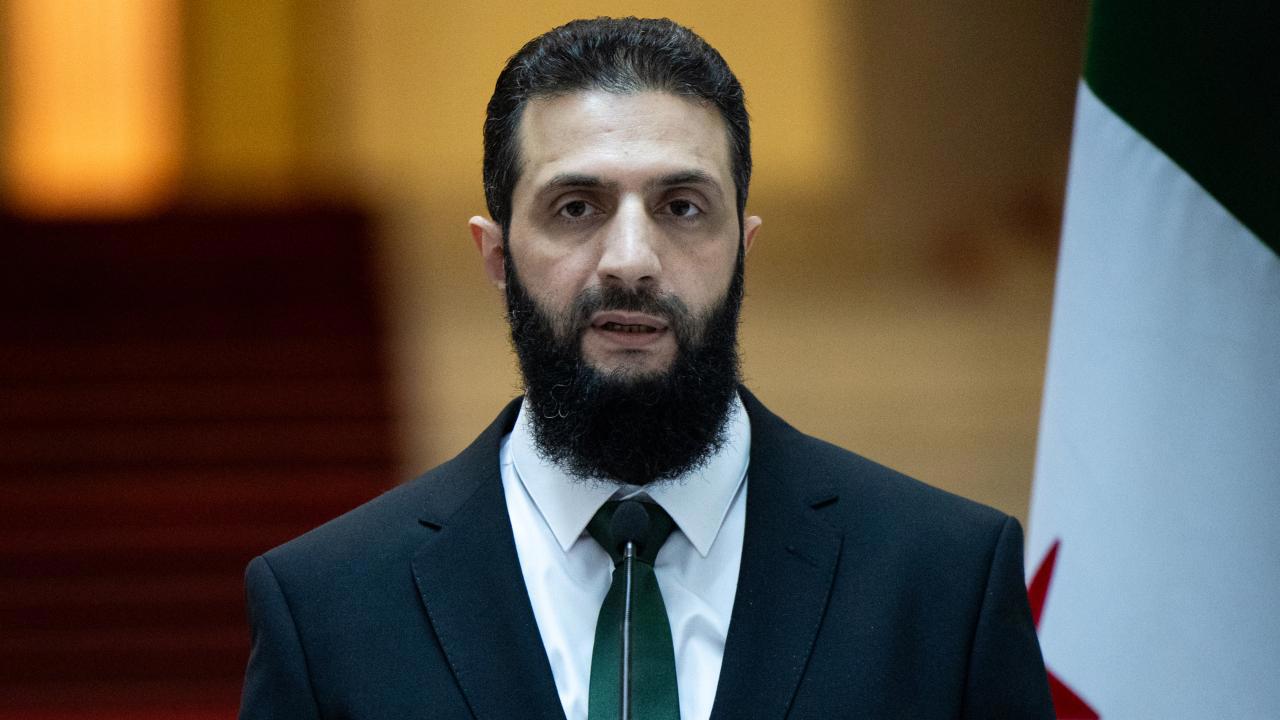 Suriye'deki yeni lider Şara, 2 yılda 14 milyon Suriyelinin geri döneceğini söyledi.
