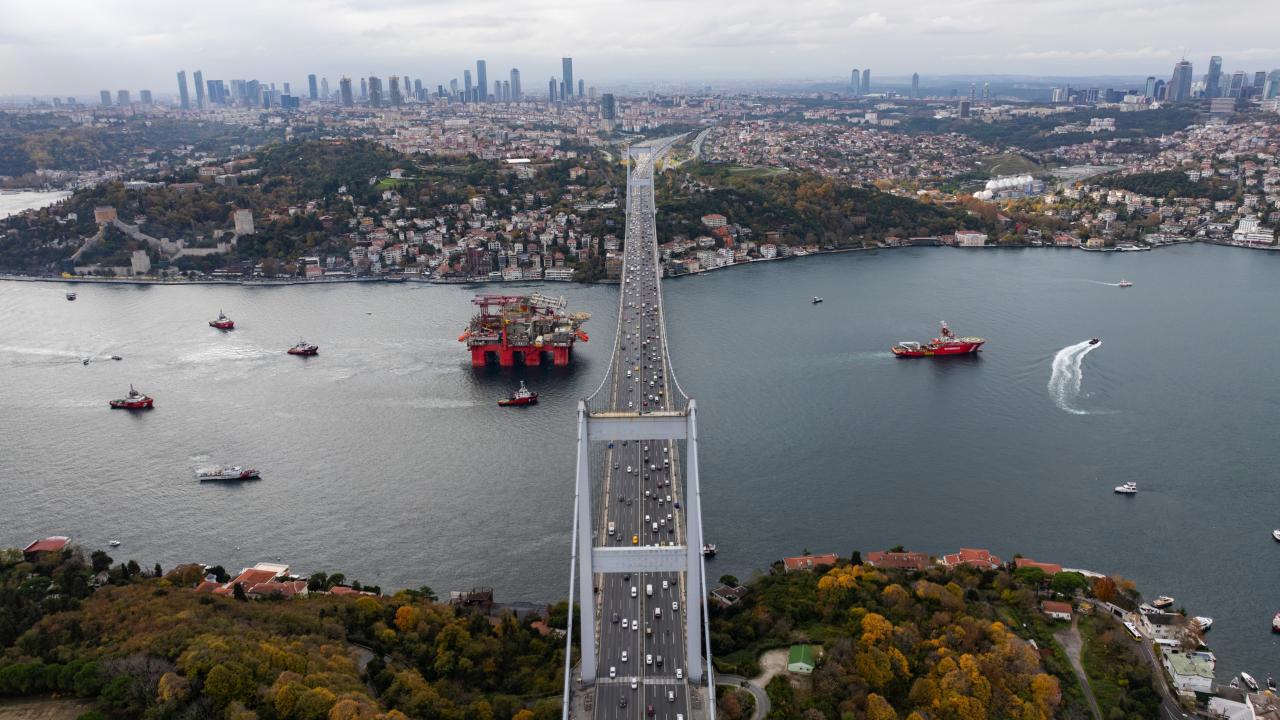 İstanbul Boğazı'nda Gemi Trafiği Durdu