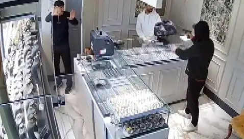 Bursa'da Kuyumcu Soygun Girişimi: Hızla Kaçış ve Şok Anlar