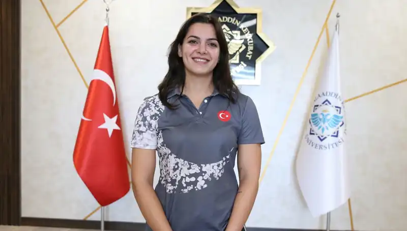 Altın Madalya Kazanan Esra: Hedefi Dünya Şampiyonluğu ile Zirveye Ulaşmak