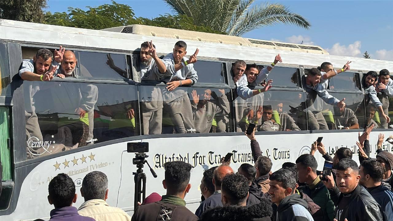 İsrail ve Hamas arasında gerçekleşen rehine takasında 183 Filistinli serbest bırakıldı