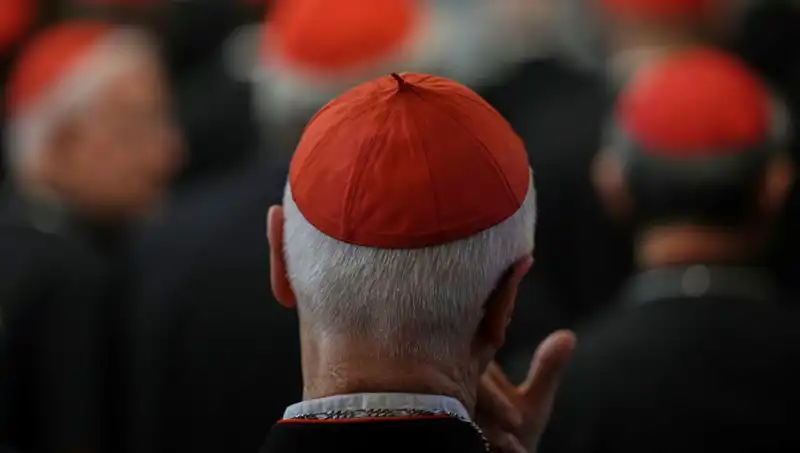 Yeni Papa’nın Belirlenmesi İçin Konklav Tarihi Açıklandı: Süreç Başlıyor!