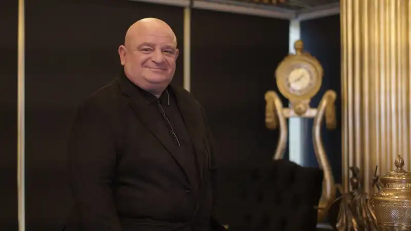 Moiz Mitrani: Tekstilden Finansa Uzanan İlham Verici Başarı Hikâyesi