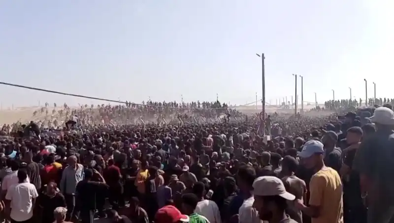 İnsani Yardım Talep Eden Filistinlilere Saldırı: 30 Can Kaybı