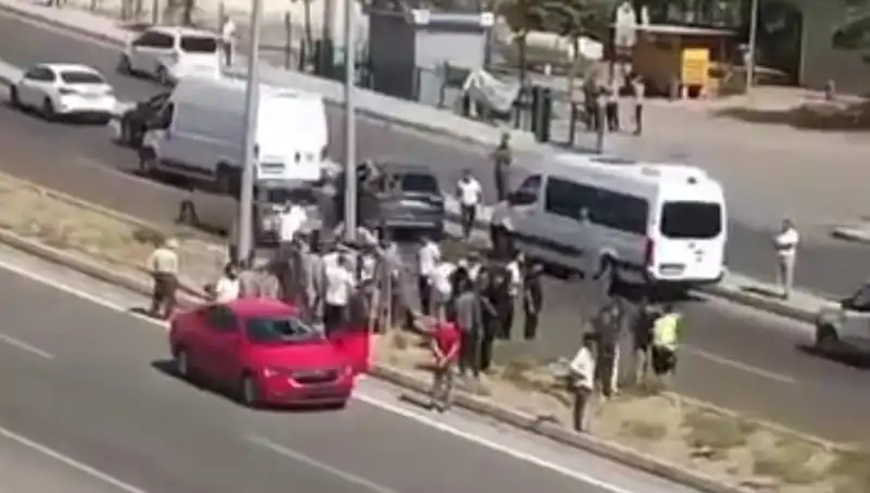 Yolda Dikkatsiz Yayaya Otomobil Çarptı: Son Durum Ne?