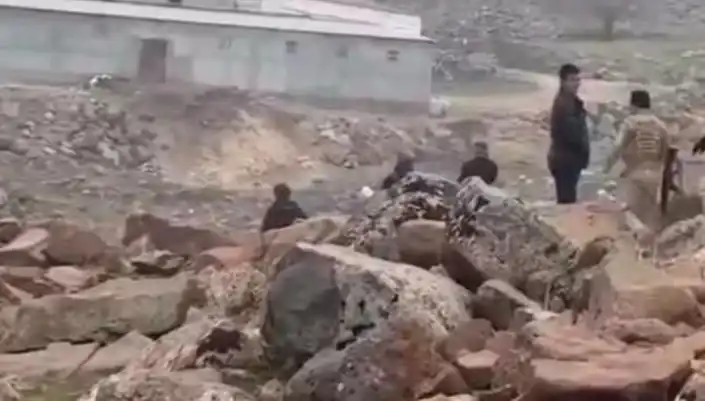 Diyarbakır'da Silahlar Konuştu: Taşlı ve Silahlı Kavga 3 Can Aldı