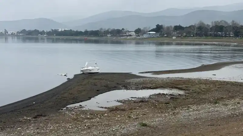 İznik Gölü’nde Kuraklık Alarmı! Yağışlar Yetmiyor, Su Seviyesi Düşüyor