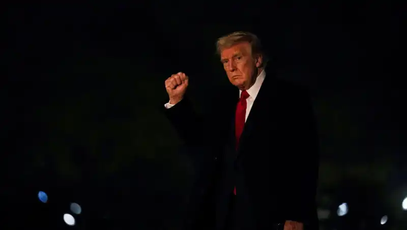 Ticaret Savaşlarının Gölgesinde Trump'a Destek Düşüyor: Nedenleri ve Sonuçları