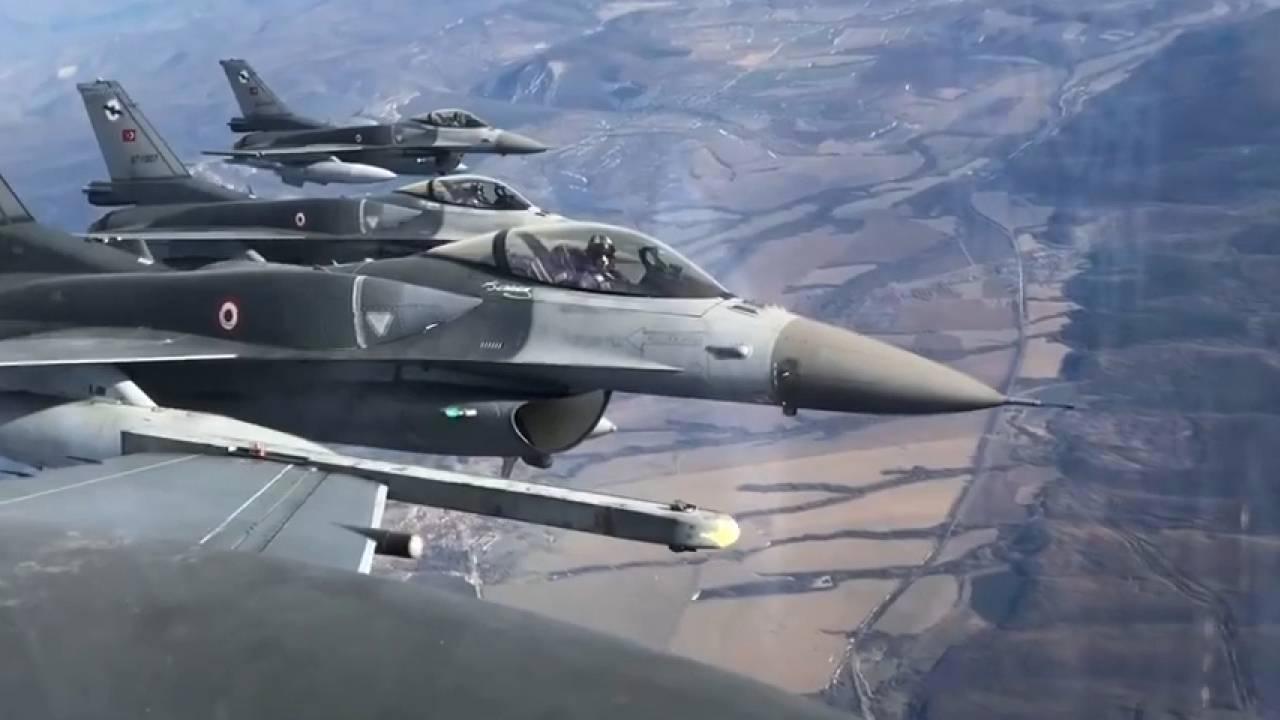 TSK'dan Zap'a hava operasyonu: 11 terörist öldürüldü