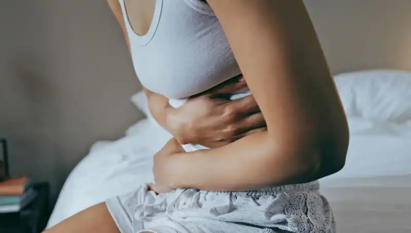 22 Yaşında Bağırsak Kanseri Teşhisi: Genç Yaşta Göz Ardı Edilen Belirtinin Farkedilmesi