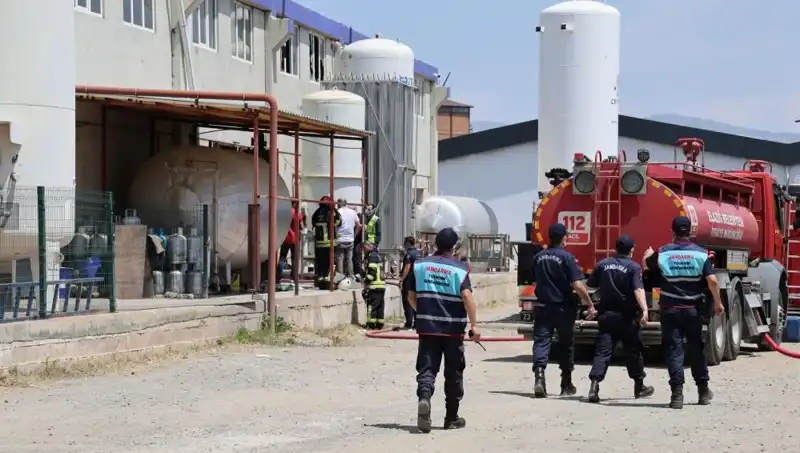 Elazığ'da Gaz Dolum Tesisinde Şok Edici Patlama: 4 Yaralı