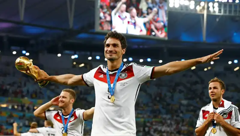 Hummels Futbol Kariyerine Veda Ediyor: Futbol Dünyasını Sarsan Emeklilik Kararı!