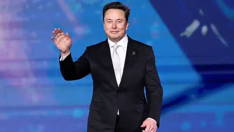 Tesla, Kendi "Canavarı" Modeli ile Geleceğe Hazırlanıyor