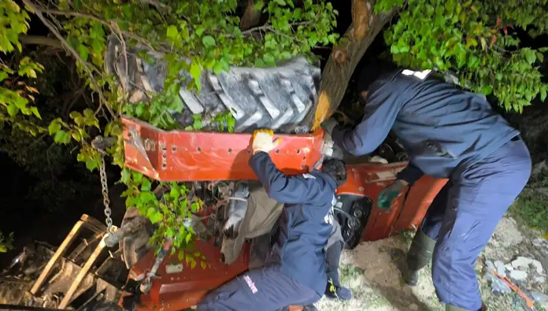 Kontrolden Çıkan Traktör Devrildi: Feci Kaza Hayat Aldı!