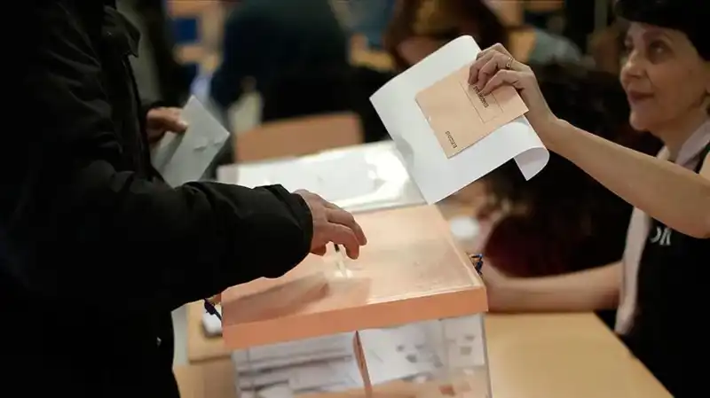 İspanya'da Sosyalistlerin İkinci Seçim Hezimetinin Ardındaki Sebepler