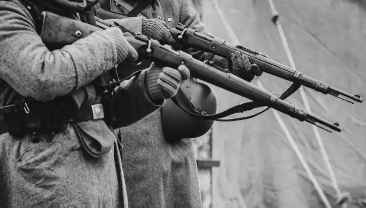 İngiliz İstihbarat Şefinin Aile Geçmişi: Nazi Casusu İfşa Oldu