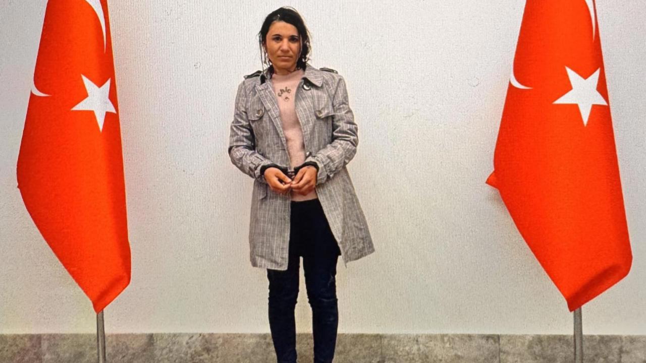 Bir Terörist Daha Teslim Oldu