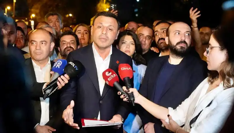 İstanbul’da Siyasi Gelişmeler: CHP İl Başkanı Özgür Çelik İfadesini Verdi