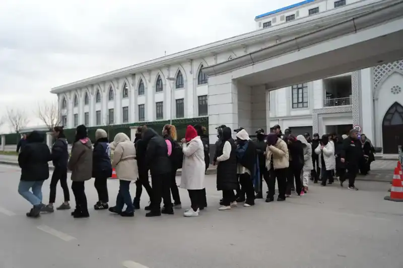 Dolandırıcıların Yeni Yöntemi: Yapay Zeka ile Kadın Görselleri Oluşturup 483 Milyon Lira Vurgun Yaptılar