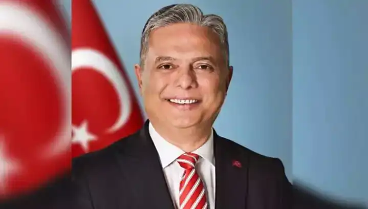 Ümit Uysal: CHP Genel Başkan Adayı ve Siyasi Kariyerinin Yolculuğu