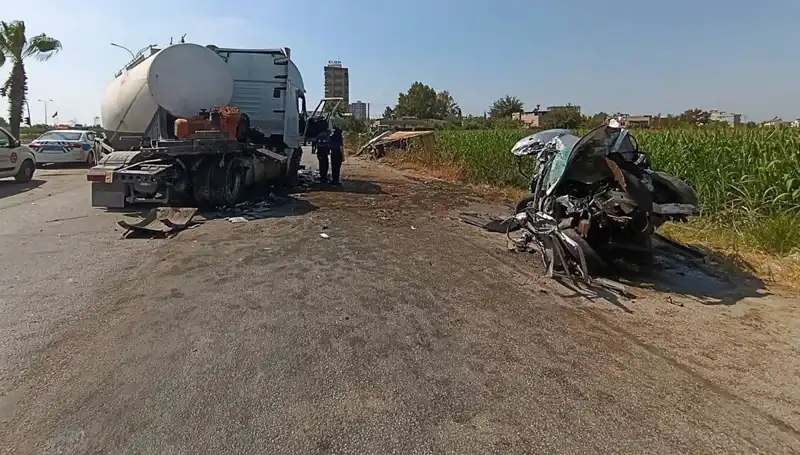 Adana'da Otomobil ve Tanker Kazası: 2 Ölü, 3 Yaralı!