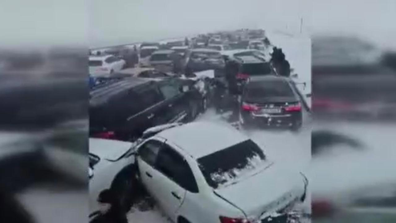 Büyük Kaza Kazakistan'da 95 Araç Birbirine Girdi