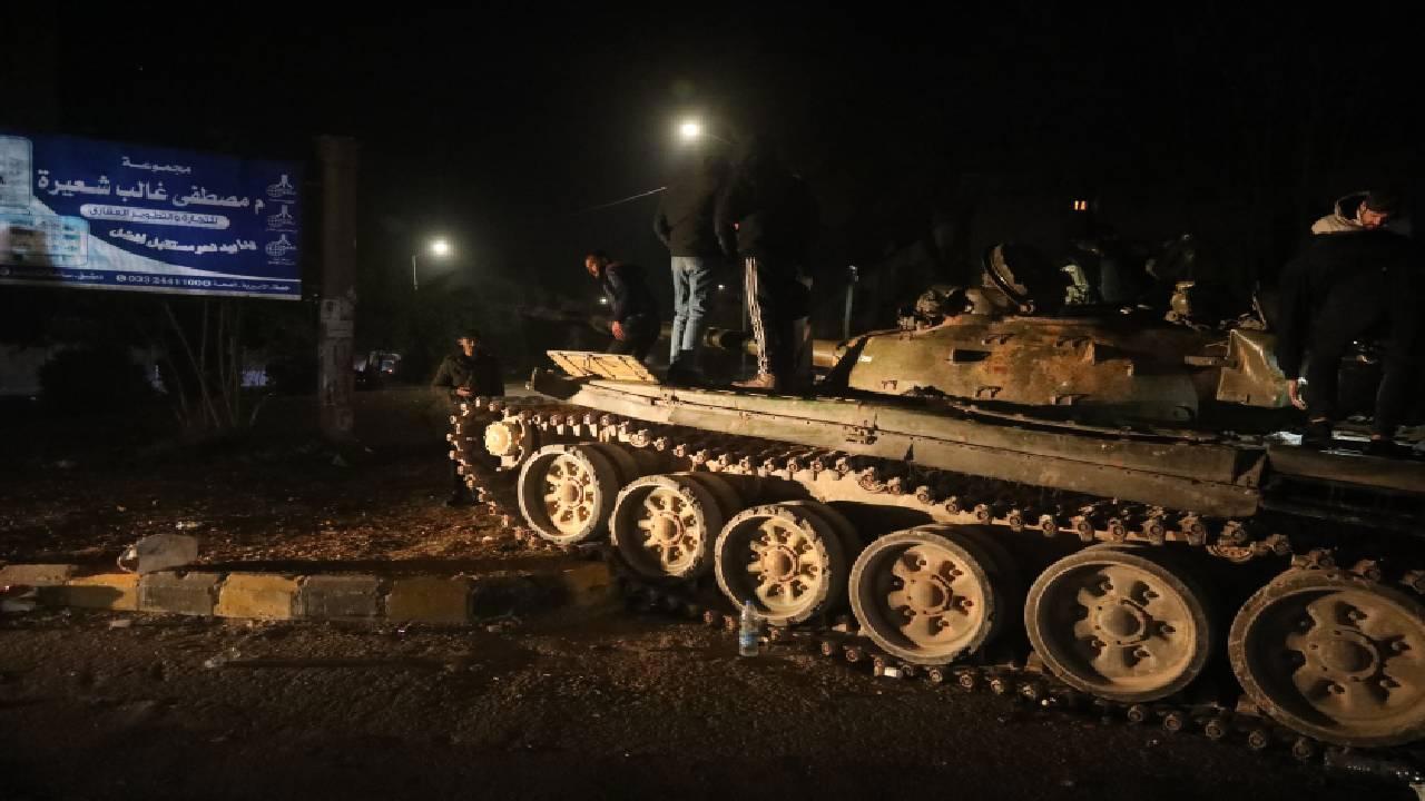 Rejim Karşıtı Güçler Humus'ta Rasten İlçesini Ele Geçirdi