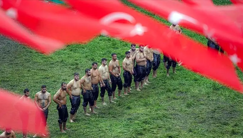 Kırkpınar Yağlı Güreşleri 664. Yılını Kutluyor: 40 Başpehlivan Arenada