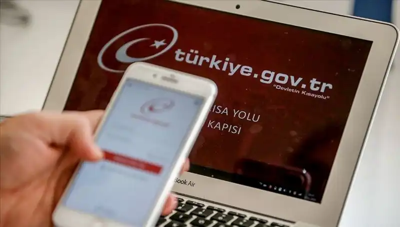 E-Devlet Üzerinden 8 Binden Fazla Hizmet Sunuluyor: Bakan Kacır'ın Açıklamaları