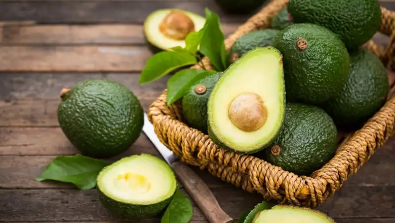 Avokado: Sağlığınıza Dokunan Vitamin Deposu Yoksa Sakıncalı mı?