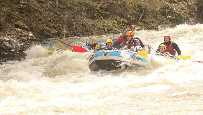 Rafting Tutkunlarının Yeni Gözdesi: Debi Artışı ile Heyecan Dolu Rotalar
