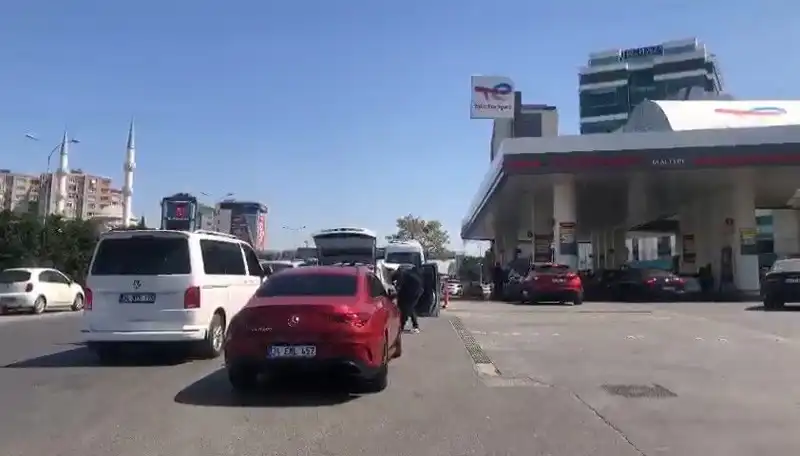 Deprem Sonrası Akaryakıt İstasyonlarında Uzun Kuyruklar: Neden Bu Kadar Yoğun?