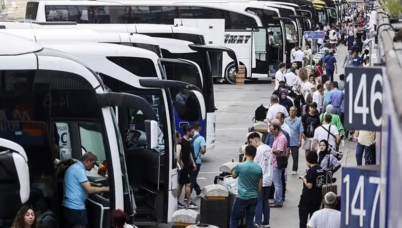İstanbul'u Terk Edenlerin Sayısı Geçen Yıl Rekor Kırdı